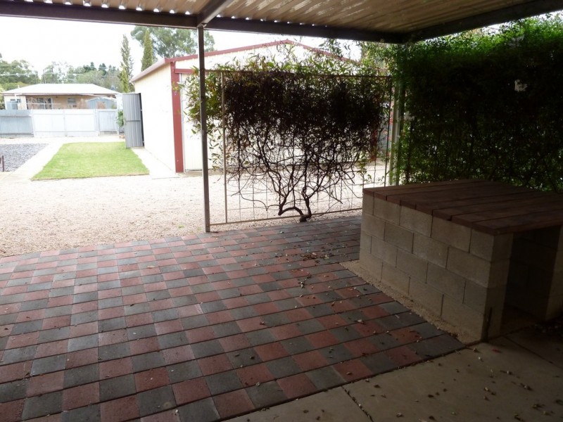 8 Trenaman Cres, Berri SA 5343