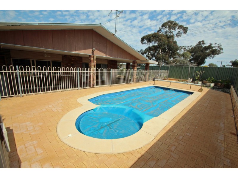 4 Murray Street, Paringa SA 5340
