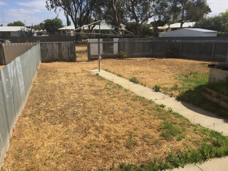 25 MCCUTCHEON STREET, Waikerie SA 5330