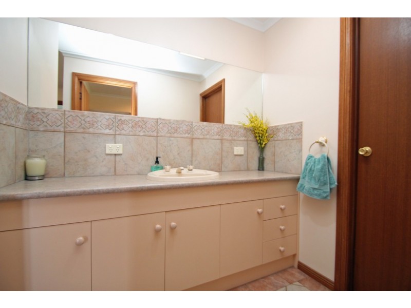 28 Ian Drive, Paringa SA 5340