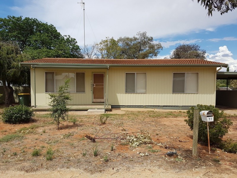 27 Colin Street, Loxton SA 5333