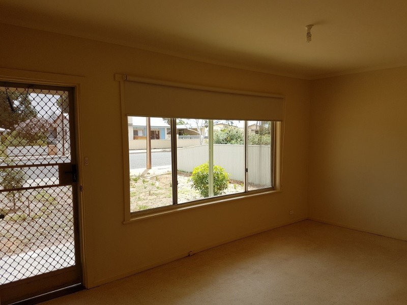 27 Colin Street, Loxton SA 5333