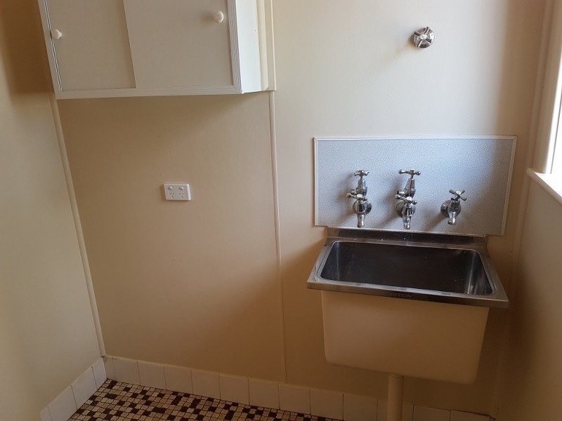 27 Colin Street, Loxton SA 5333