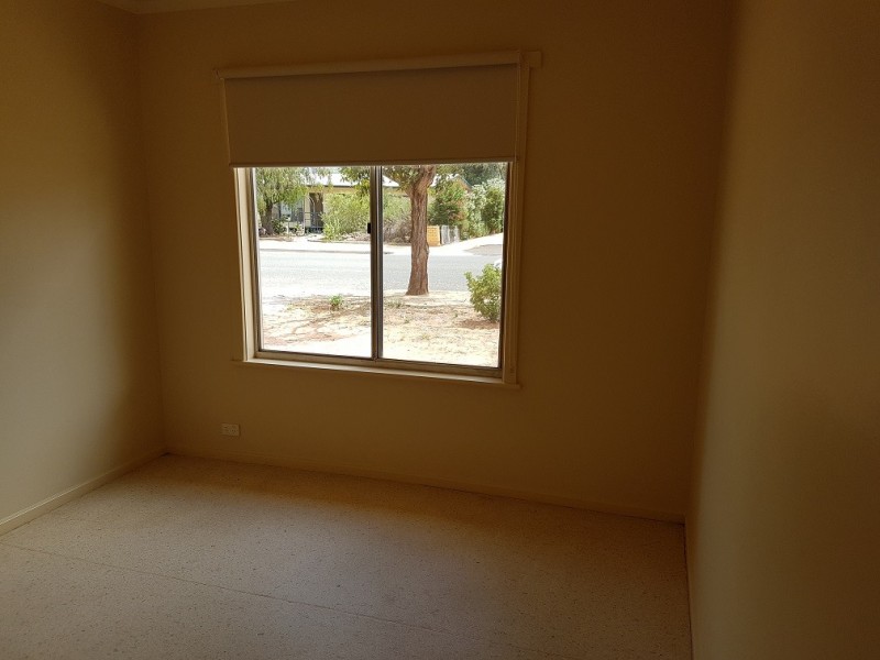 27 Colin Street, Loxton SA 5333