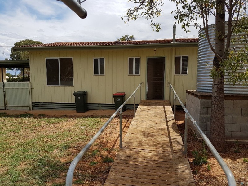 27 Colin Street, Loxton SA 5333