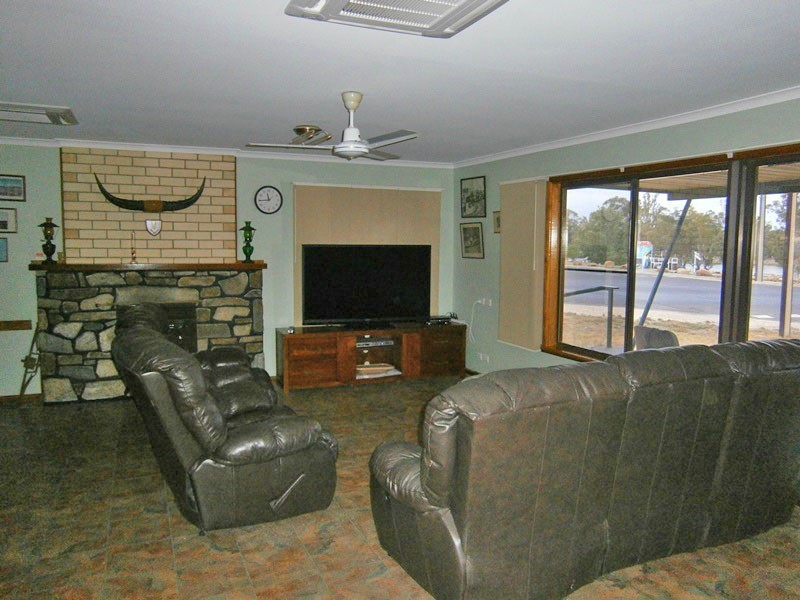 23 Railway Terrace, Morgan SA 5320