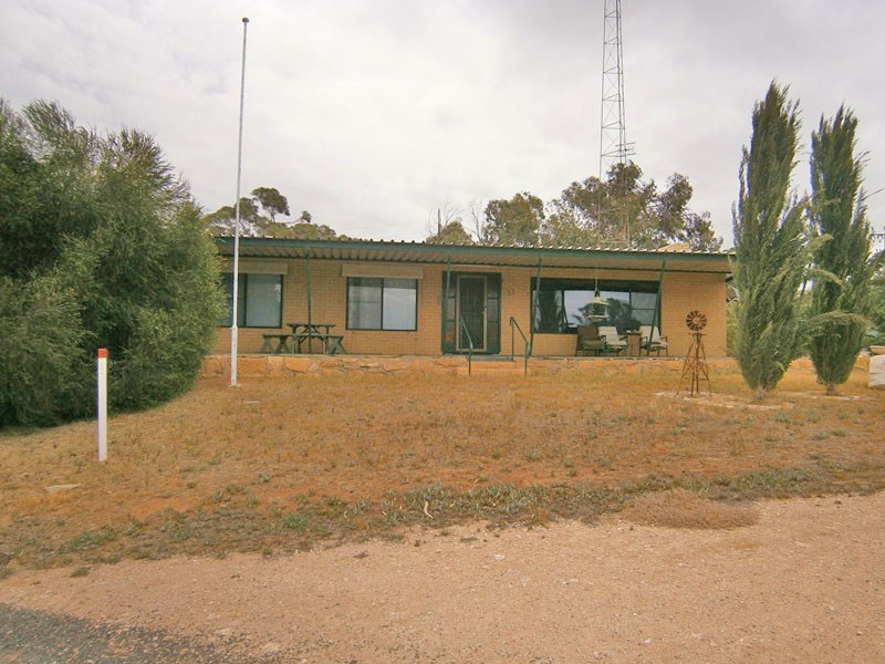23 Railway Terrace, Morgan SA 5320