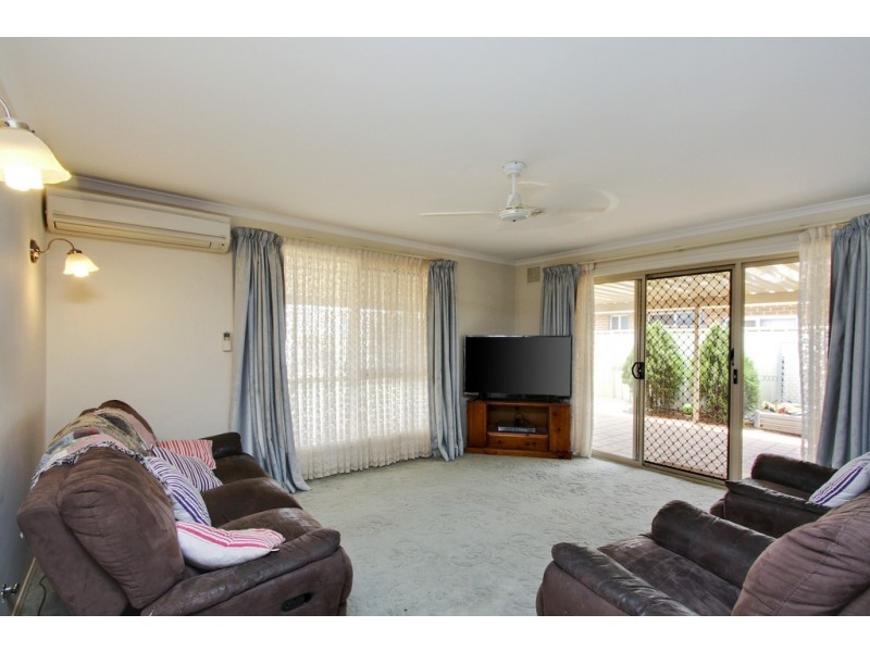 5 Torrens Street, Loxton SA 5333