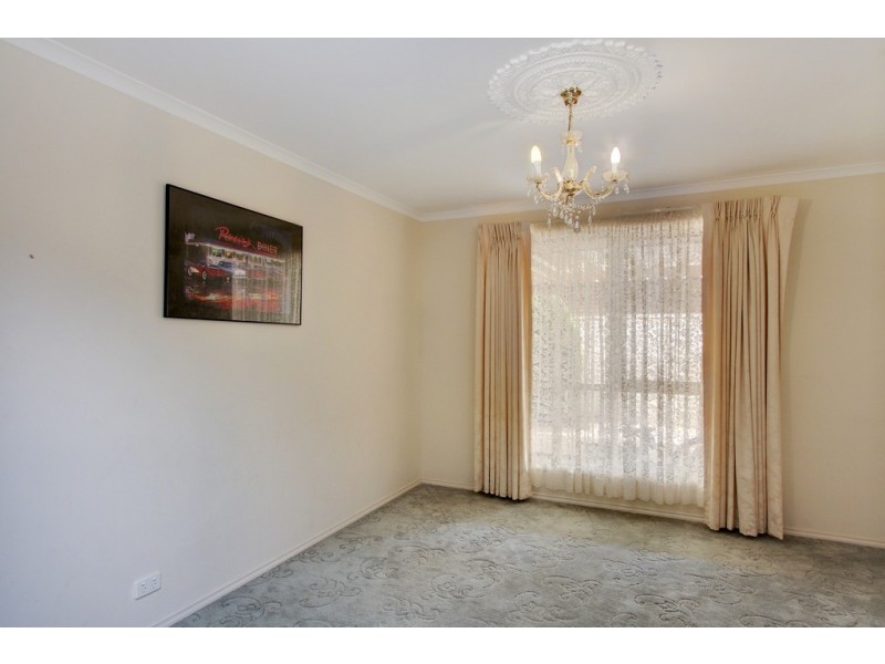 5 Torrens Street, Loxton SA 5333