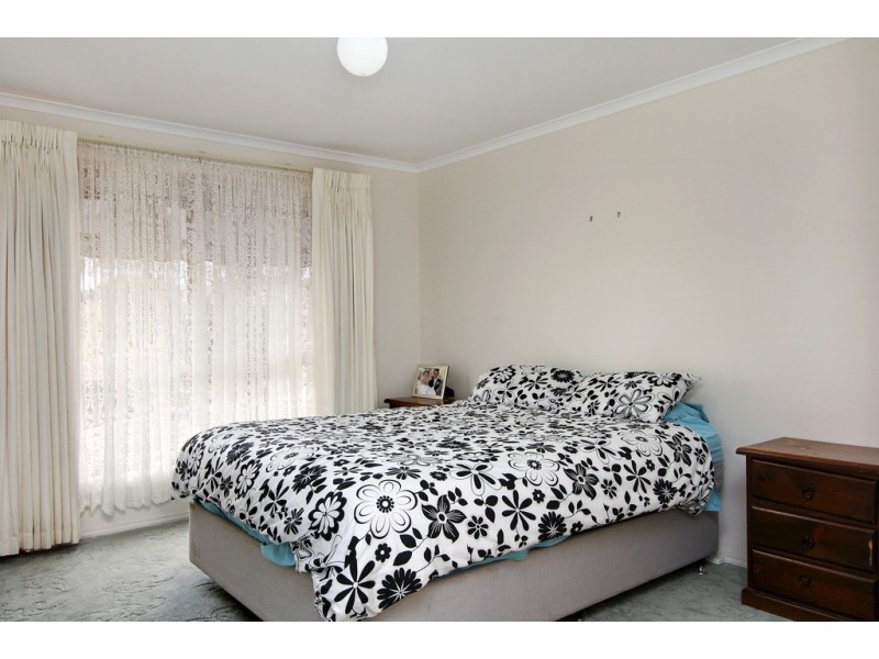 5 Torrens Street, Loxton SA 5333
