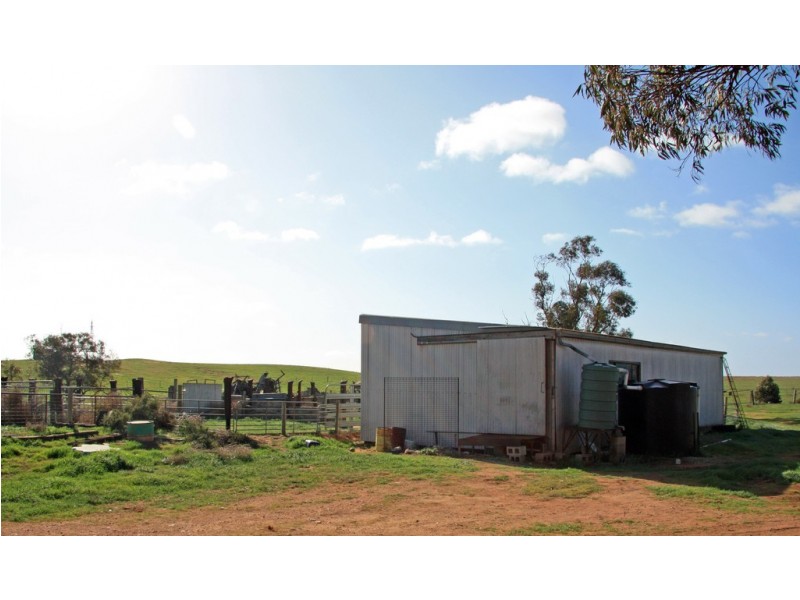 743 Charleson Road, Wanbi SA 5310