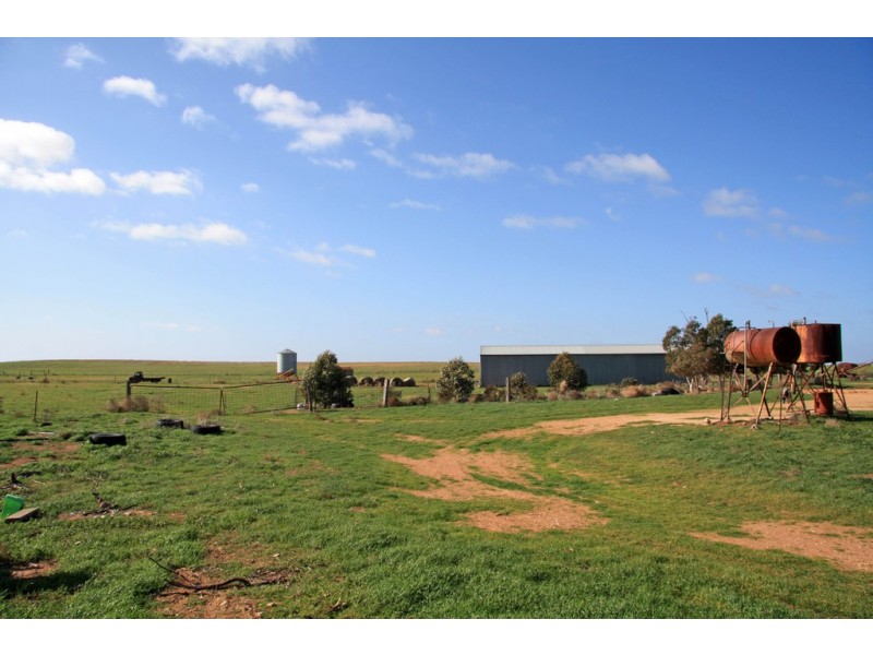 743 Charleson Road, Wanbi SA 5310
