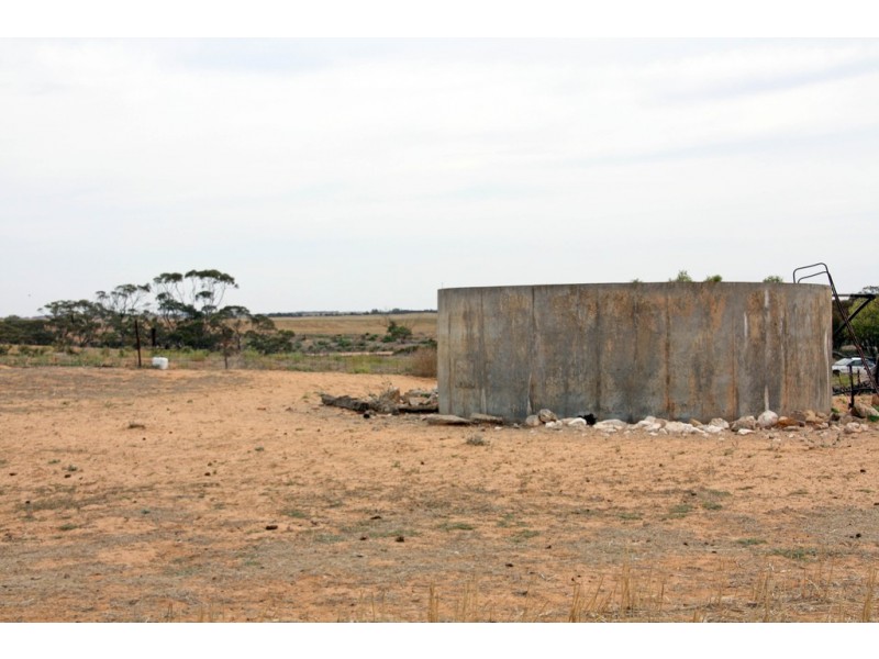 743 Charleson Road, Wanbi SA 5310