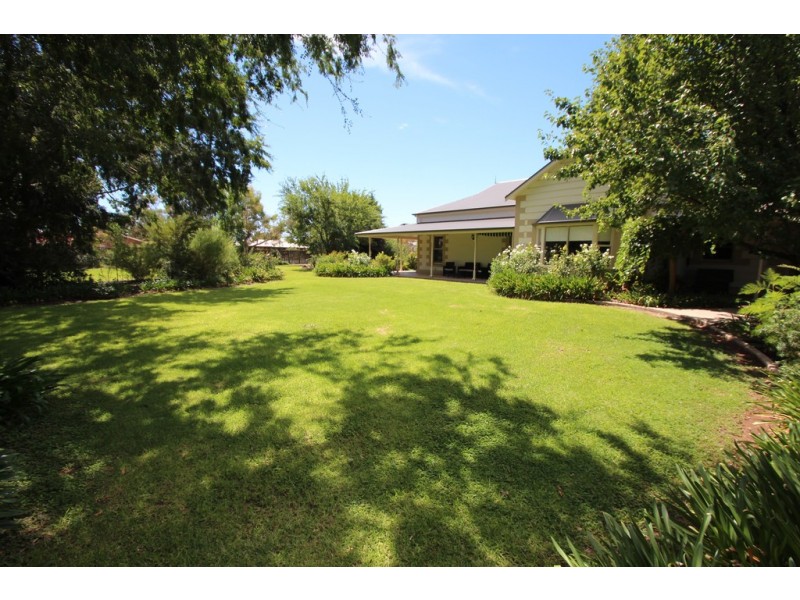 17 Twenty First Street, Renmark SA 5341