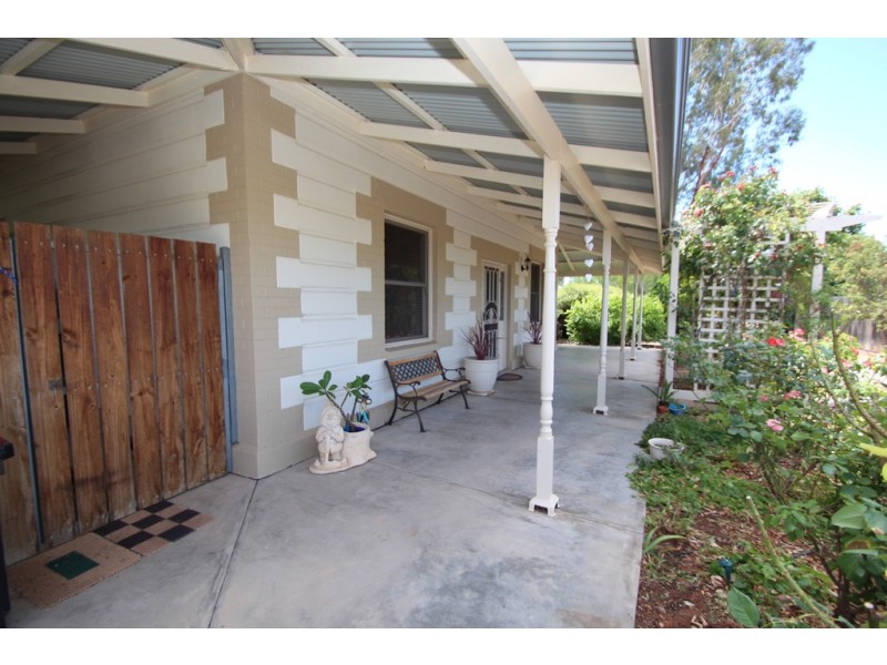 17 Twenty First Street, Renmark SA 5341
