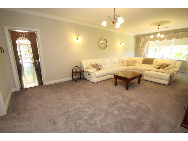 17 Twenty First Street, Renmark SA 5341