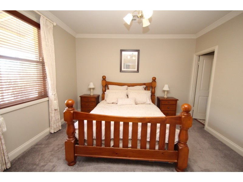 17 Twenty First Street, Renmark SA 5341