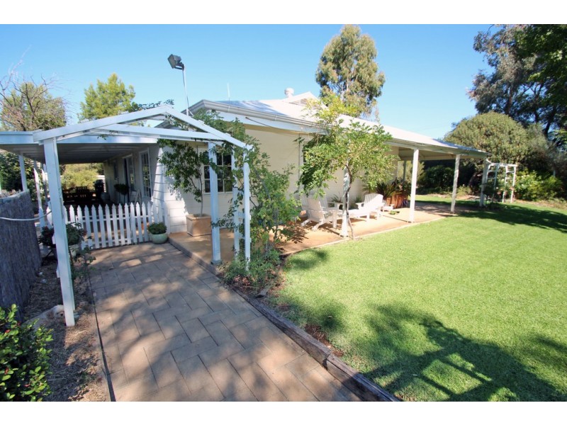 589 Chowilla Street, Renmark SA 5341