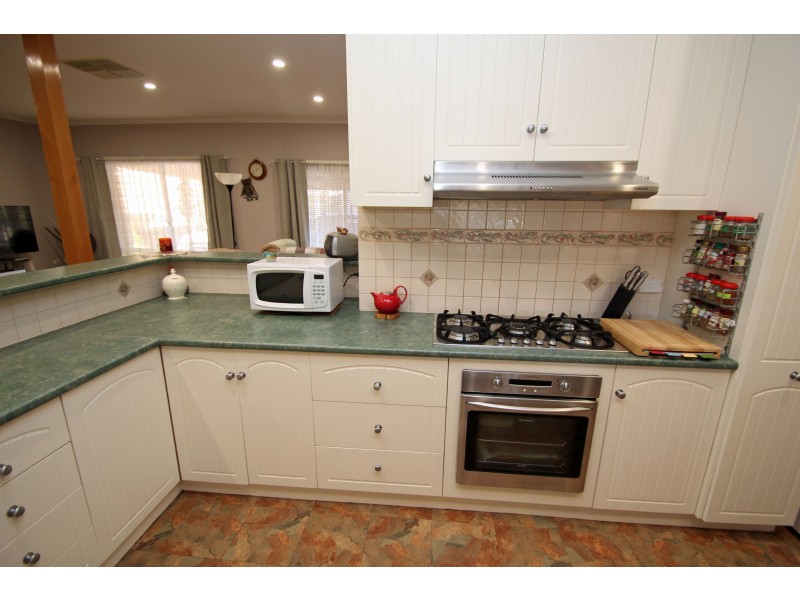 25 Sixteenth Street, Renmark SA 5341