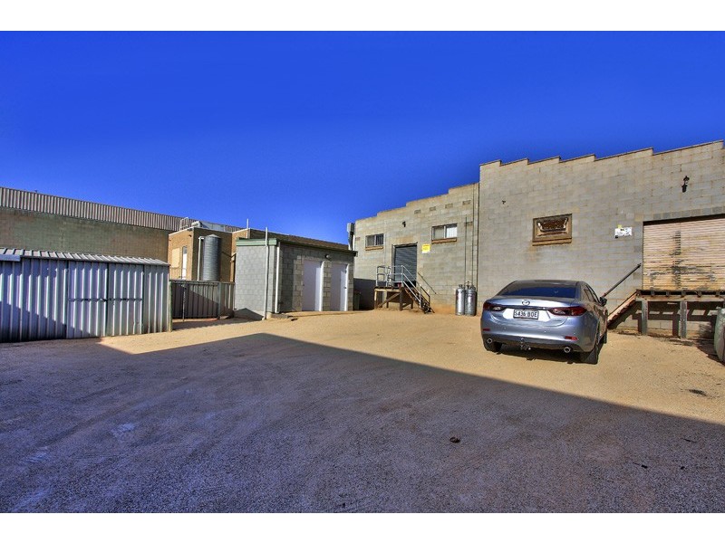 18-20 East Terrace, Loxton SA 5333