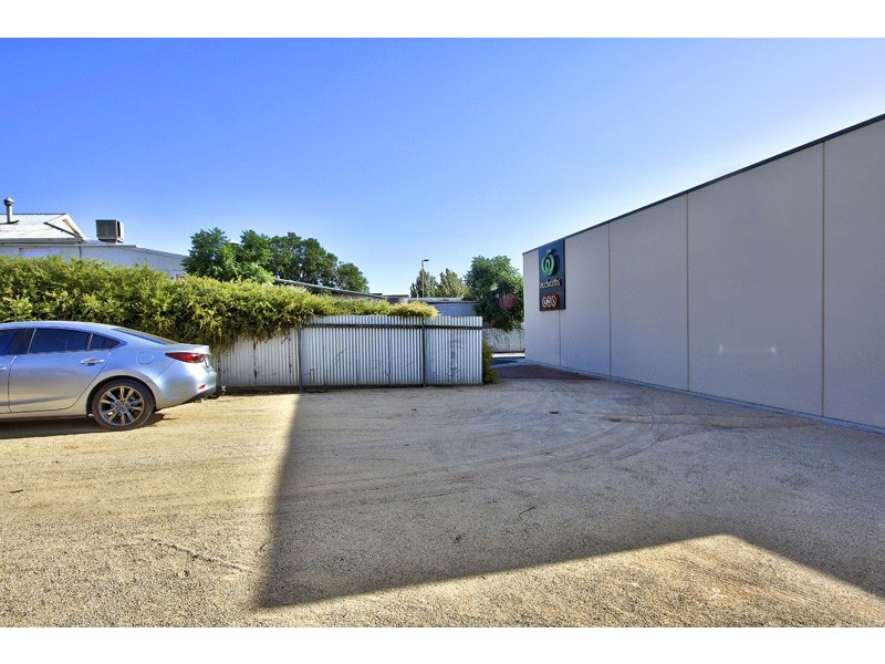 18-20 East Terrace, Loxton SA 5333