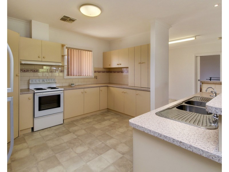 13 Petch Street, Loxton SA 5333