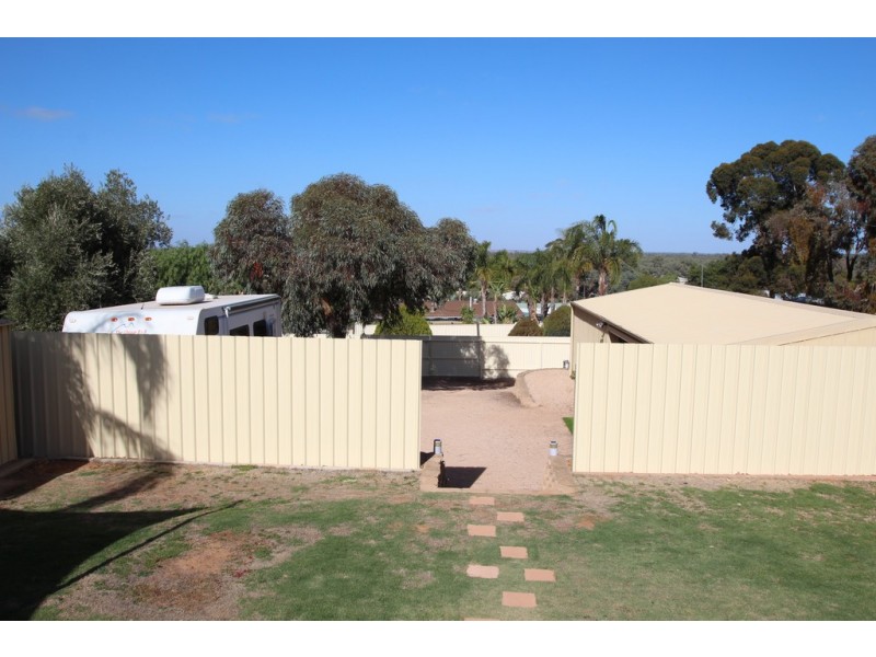 8 Stoeckel Terrace, Paringa SA 5340