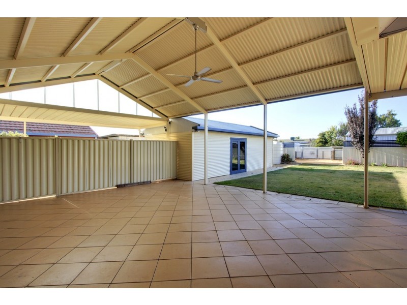 43 Wodonga Avenue, Loxton SA 5333