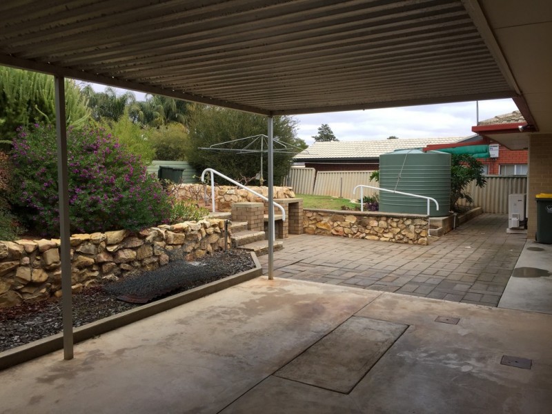 9 HILLTOP DRIVE, Loxton SA 5333