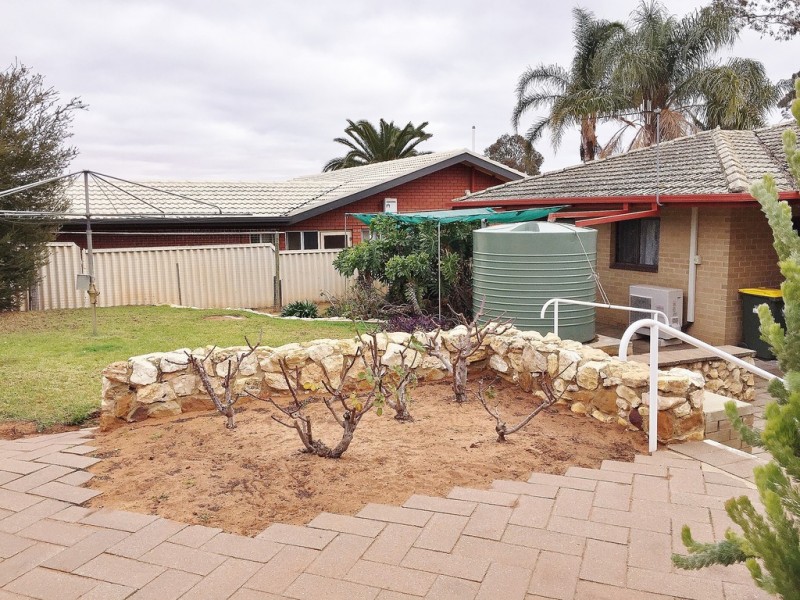 9 HILLTOP DRIVE, Loxton SA 5333