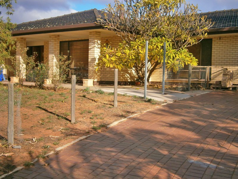 4 Keenan Road, Waikerie SA 5330