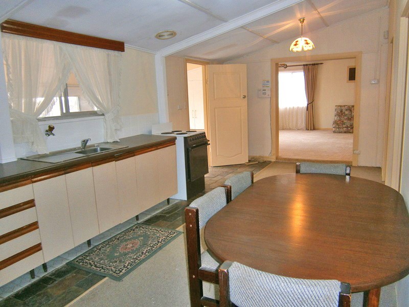 25 Acland Street, Blanchetown SA 5357