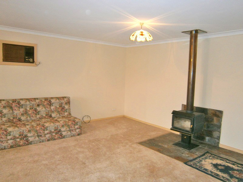 25 Acland Street, Blanchetown SA 5357