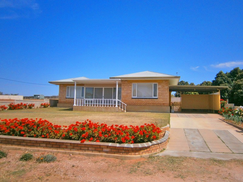 60 Lawrie Terrace, Waikerie SA 5330