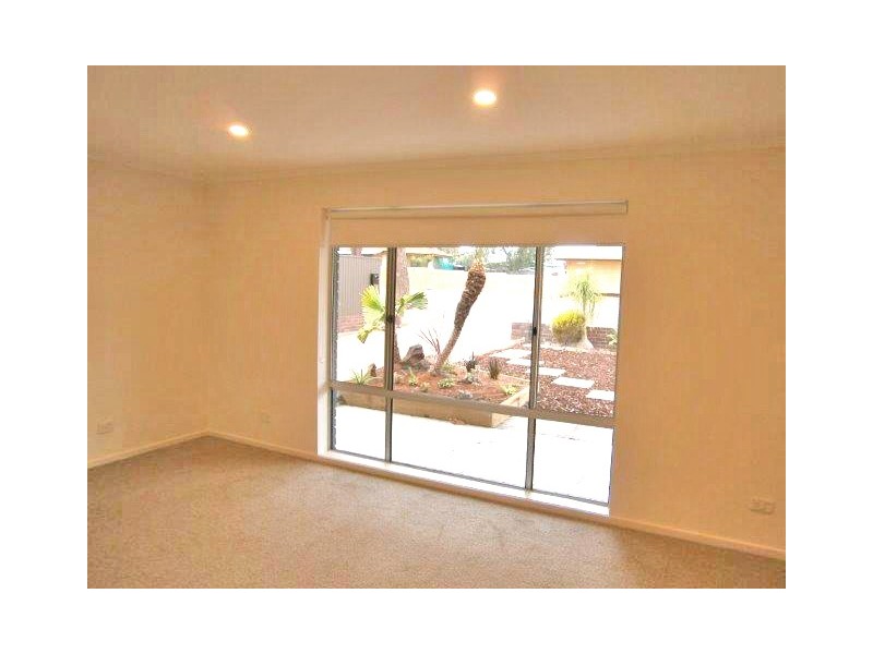 2 Burns Street, Waikerie SA 5330