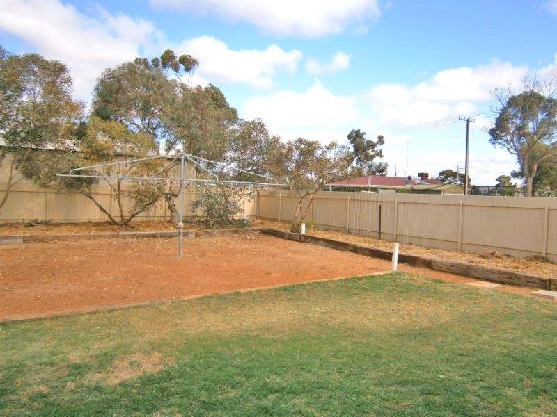 18 North West Terrace, Morgan SA 5320