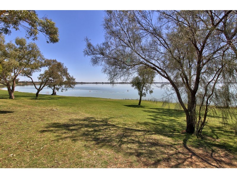 8 Queen Elizabeth Drive, Barmera SA 5345