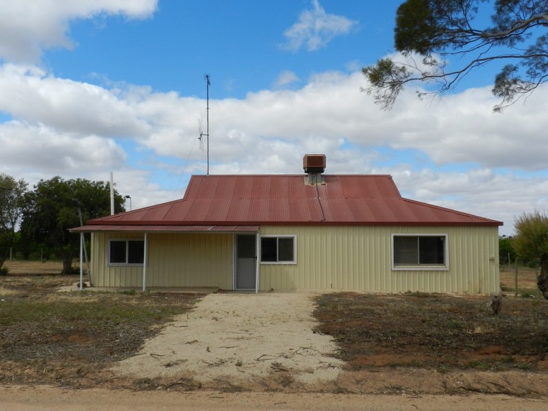 16 Moss Road, Monash SA 5342