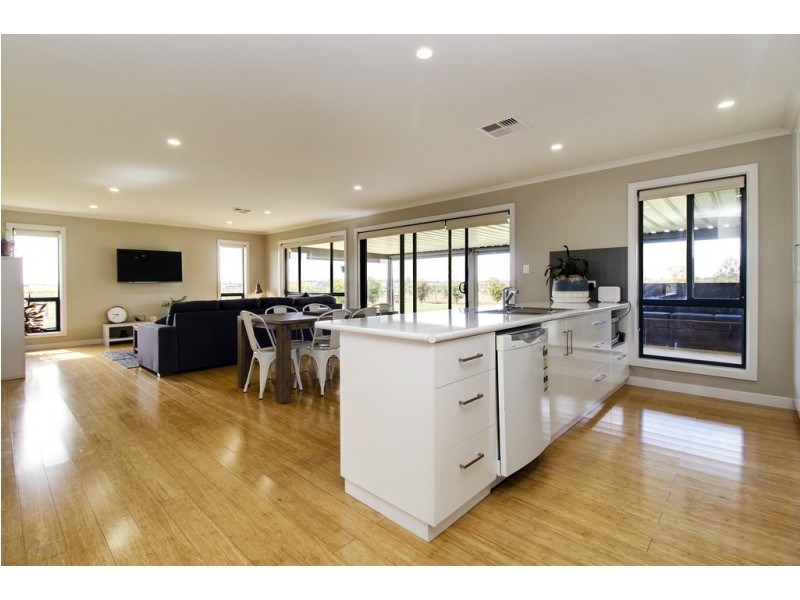 402 Balfour Ogilvy Avenue, Loxton SA 5333