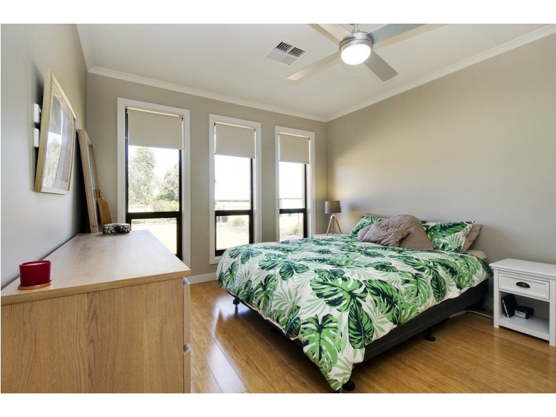 402 Balfour Ogilvy Avenue, Loxton SA 5333