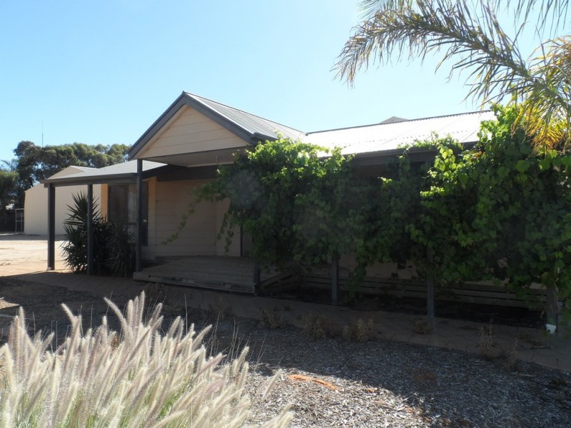 43 Robertson Avenue, Loxton SA 5333