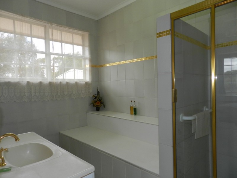 372 Old Sturt Highway, Glossop SA 5344