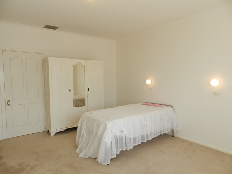 372 Old Sturt Highway, Glossop SA 5344