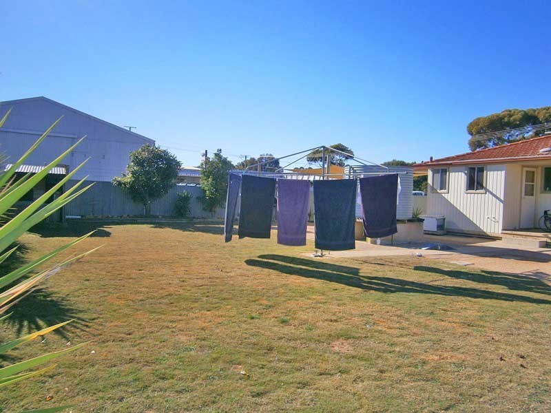 35-37 McCutcheon Street, Waikerie SA 5330