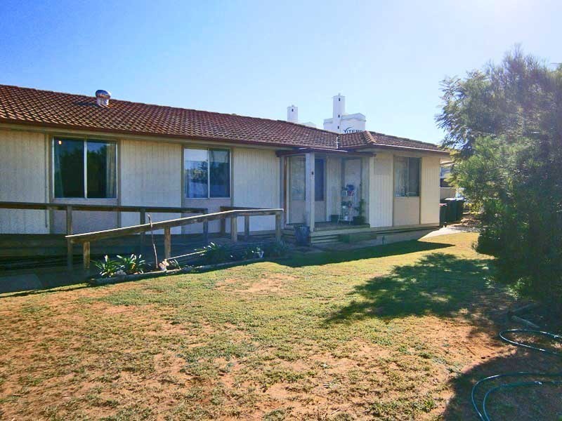 35-37 McCutcheon Street, Waikerie SA 5330