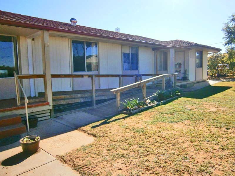 35-37 McCutcheon Street, Waikerie SA 5330