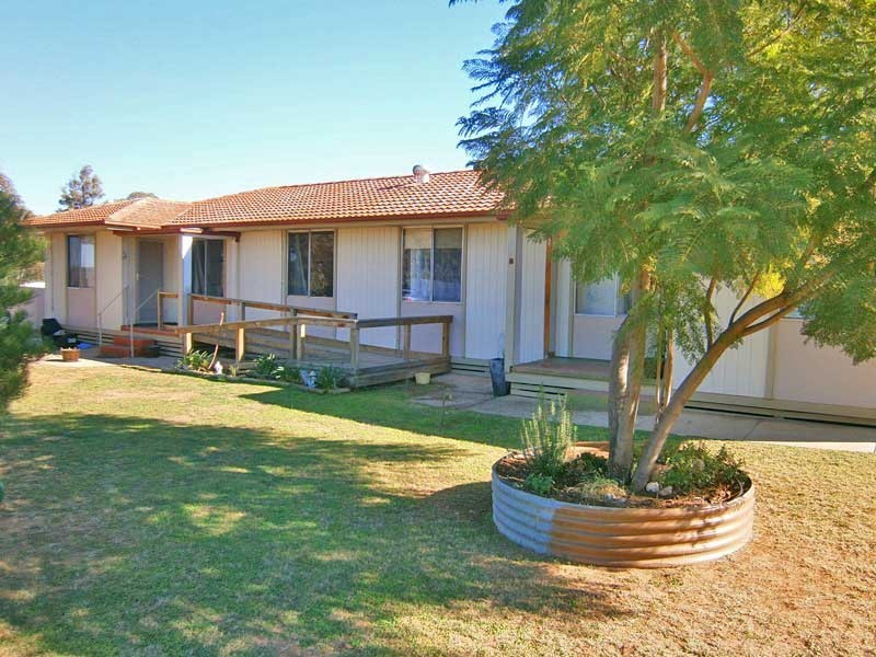 35-37 McCutcheon Street, Waikerie SA 5330