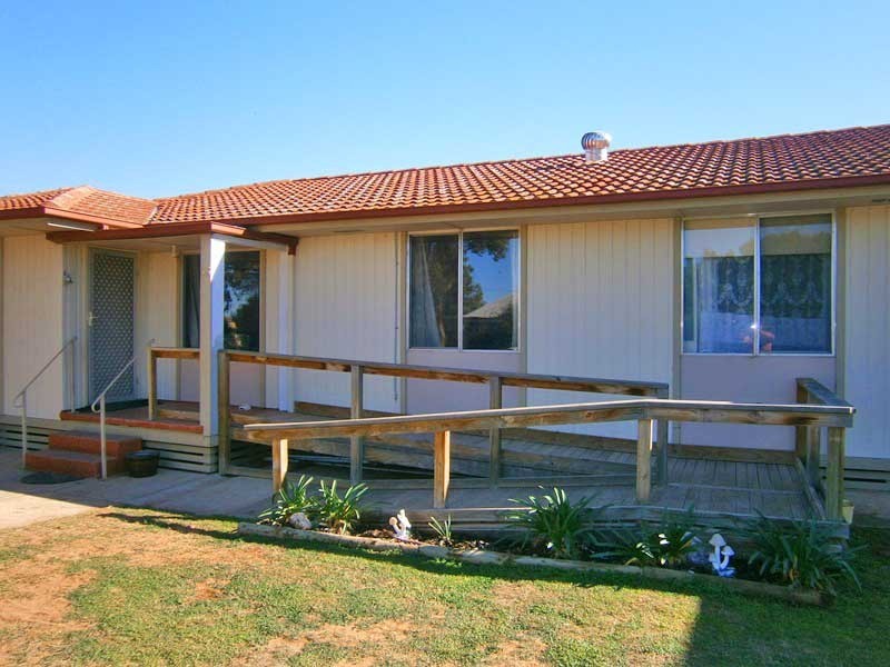 35-37 McCutcheon Street, Waikerie SA 5330