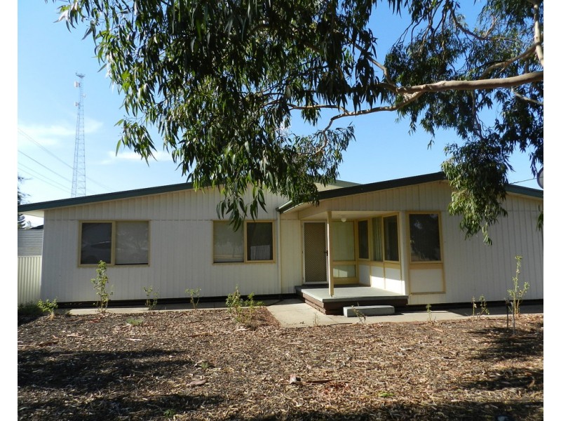 26 Bahnisch Avenue, Berri SA 5343