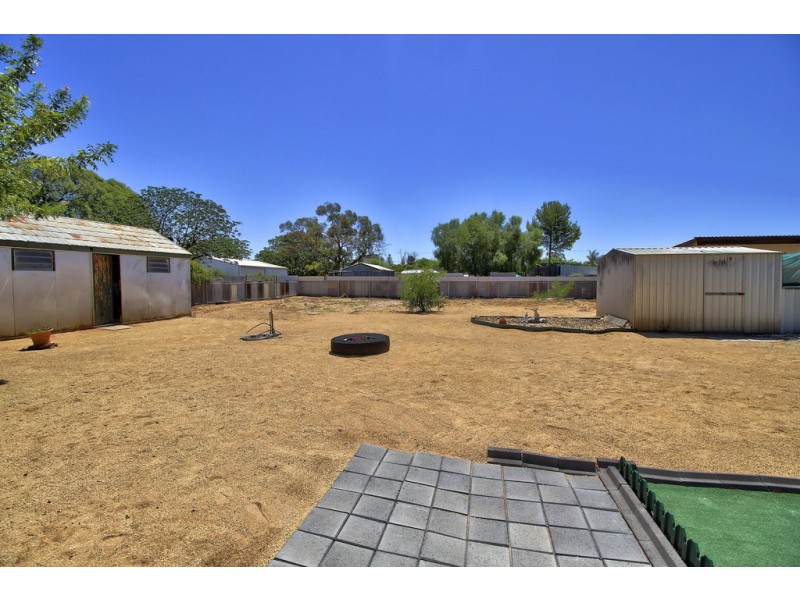 12 Hameister Avenue, Loxton SA 5333